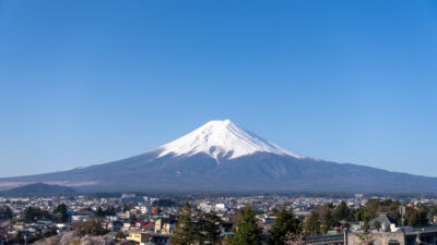 How to Avoid Crowded Tourist Spots in Japan: Tips for Solo Travelers